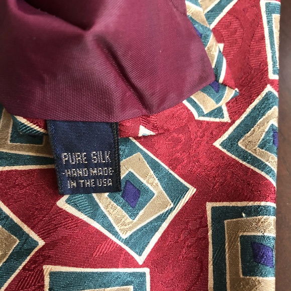 Saks Fifth Avenue Tie - All Silk - Picture 4 of 4